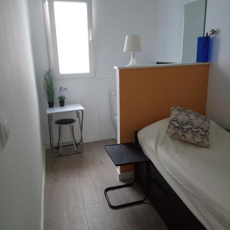 Alquilo Habitacion Individual Con Aseo Privado Solo Chicas, Only Girls Valencia Eksteriør billede